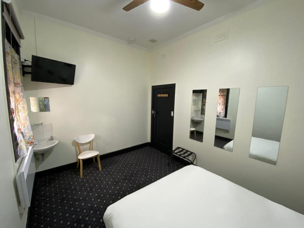 Rooms At Carboni'S Ballarat Exterior photo