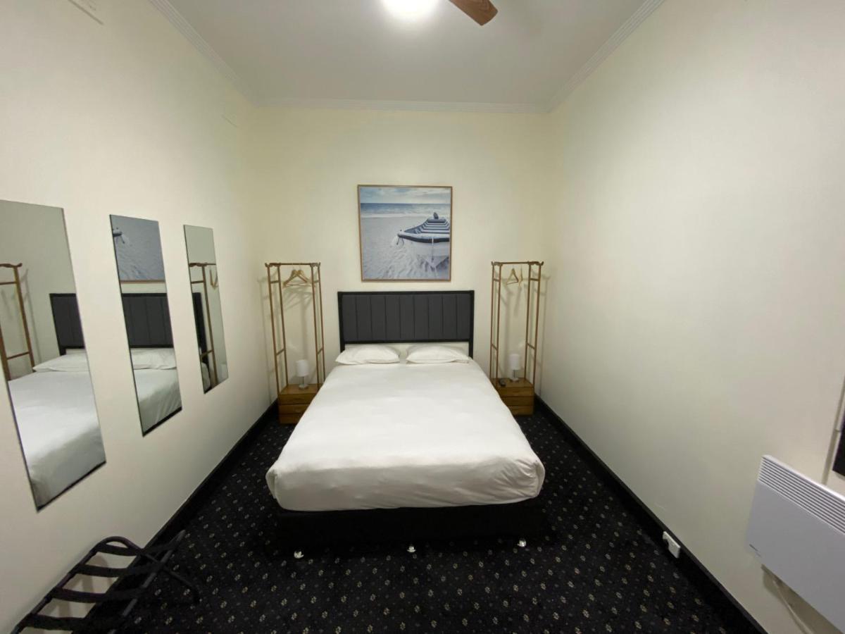 Rooms At Carboni'S Ballarat Exterior photo